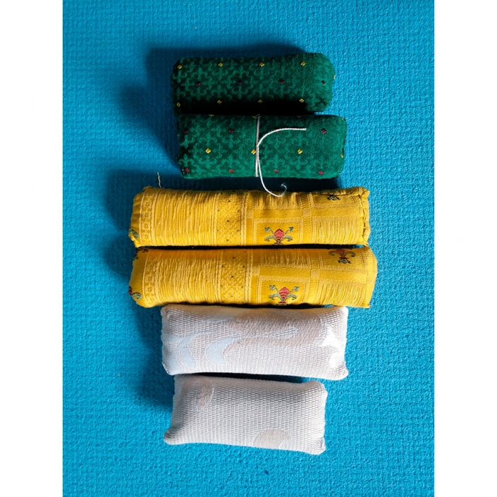 PILOWS PARA APERTURA RODILLA 3,50€ /u PILOWS PARA APERTURA RODILLA 3,50€ /u